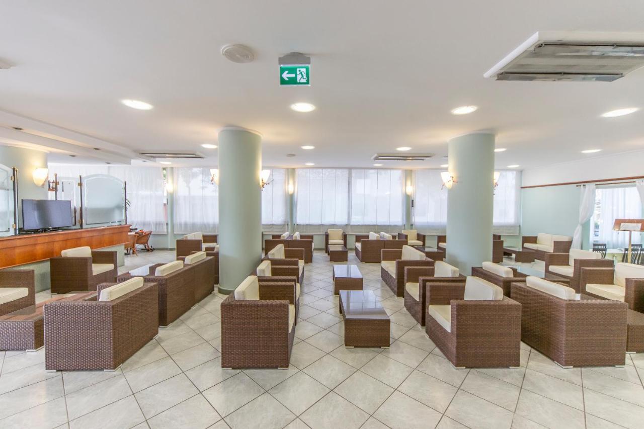 Ciccio Hotel Мізано-Адріатіко Екстер'єр фото
